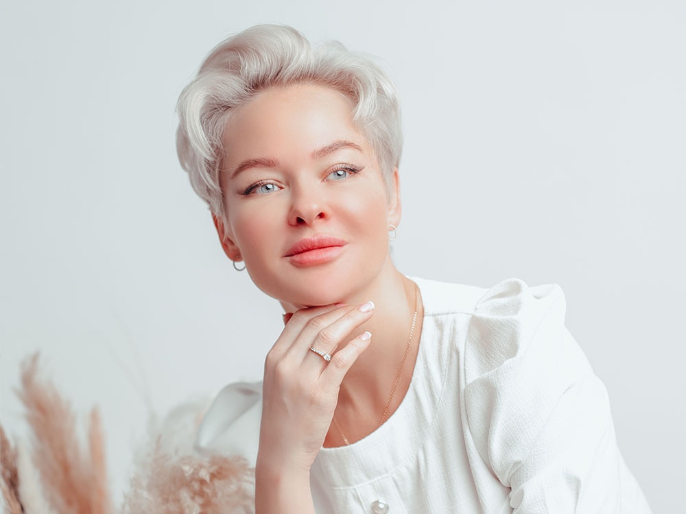 cosmetologist photo